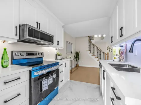 3699 Golden Locust Drive Mississauga ON L5N 8N8