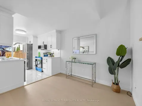3699 Golden Locust Drive Mississauga ON L5N 8N8