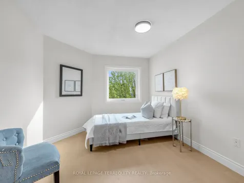 3699 Golden Locust Drive Mississauga ON L5N 8N8