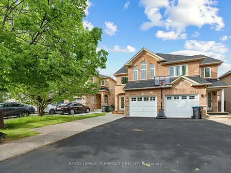 3699 Golden Locust Drive Mississauga ON L5N 8N8