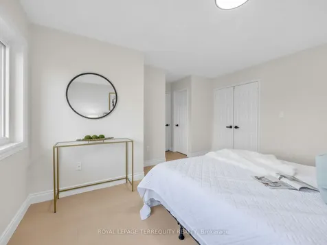 3699 Golden Locust Drive Mississauga ON L5N 8N8