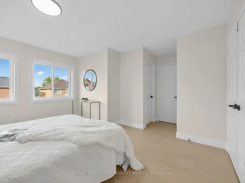 3699 Golden Locust Drive Mississauga ON L5N 8N8