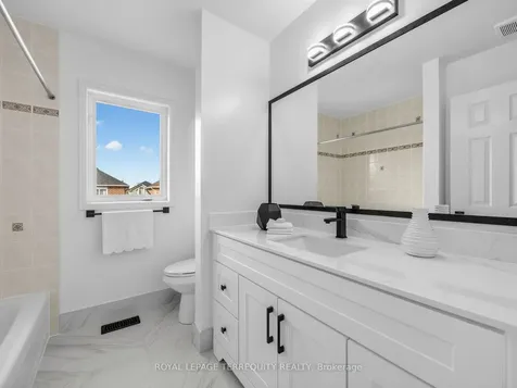 3699 Golden Locust Drive Mississauga ON L5N 8N8