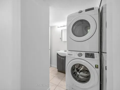 3699 Golden Locust Drive Mississauga ON L5N 8N8