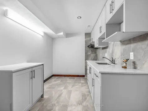 3699 Golden Locust Drive Mississauga ON L5N 8N8