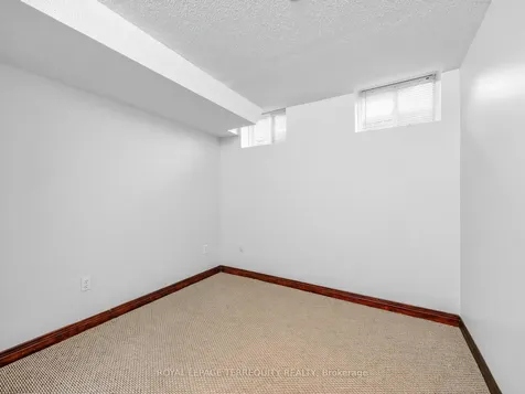 3699 Golden Locust Drive Mississauga ON L5N 8N8