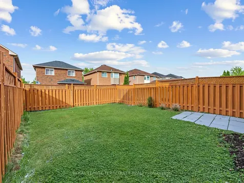 3699 Golden Locust Drive Mississauga ON L5N 8N8