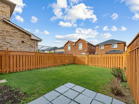 3699 Golden Locust Drive Mississauga ON L5N 8N8