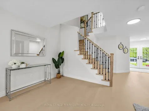 3699 Golden Locust Drive Mississauga ON L5N 8N8