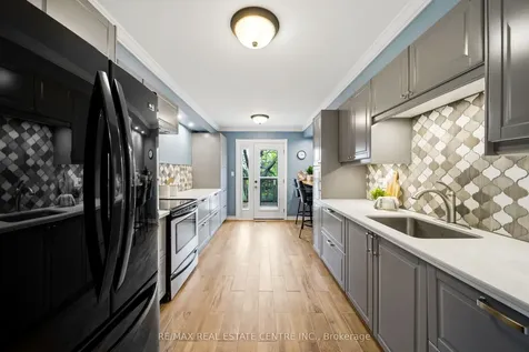 3124 Driftwood Drive Burlington ON L7M 3C9