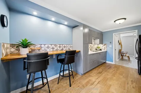 3124 Driftwood Drive Burlington ON L7M 3C9