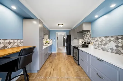 3124 Driftwood Drive Burlington ON L7M 3C9