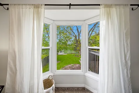 3124 Driftwood Drive Burlington ON L7M 3C9