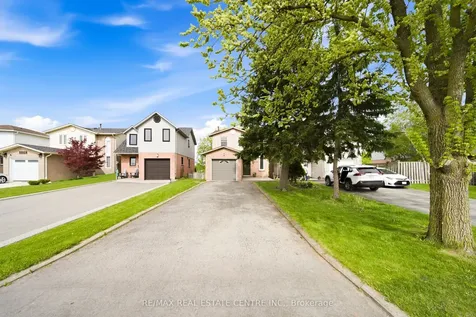 3124 Driftwood Drive Burlington ON L7M 3C9