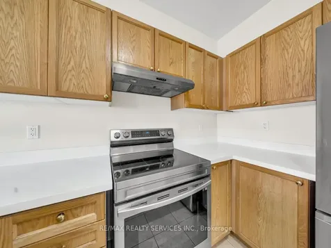 15 Lockburn Crescent Brampton ON L7A 3W7