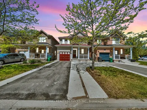 15 Lockburn Crescent Brampton ON L7A 3W7