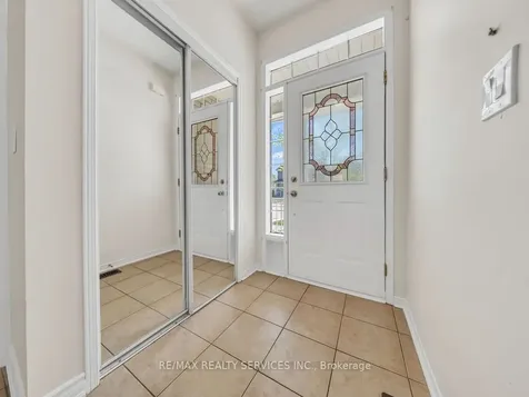 15 Lockburn Crescent Brampton ON L7A 3W7