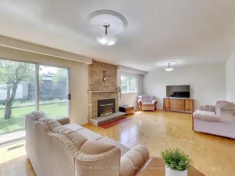 56 Blacksmith Crescent Toronto ON M3N 1V4