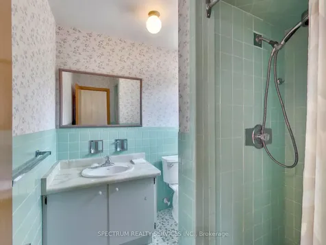 56 Blacksmith Crescent Toronto ON M3N 1V4