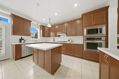 3071 Jenn Avenue Burlington ON L7M 0C7