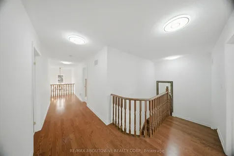 3071 Jenn Avenue Burlington ON L7M 0C7