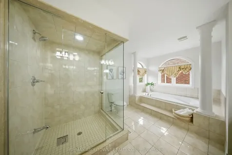 3071 Jenn Avenue Burlington ON L7M 0C7