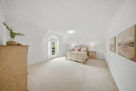 3071 Jenn Avenue Burlington ON L7M 0C7