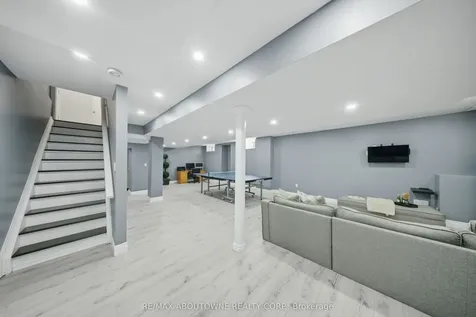 3071 Jenn Avenue Burlington ON L7M 0C7