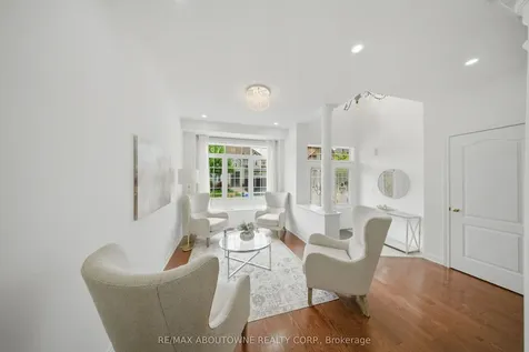 3071 Jenn Avenue Burlington ON L7M 0C7