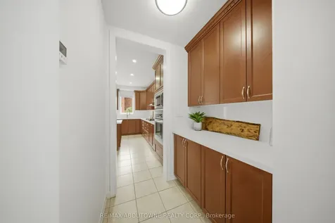 3071 Jenn Avenue Burlington ON L7M 0C7