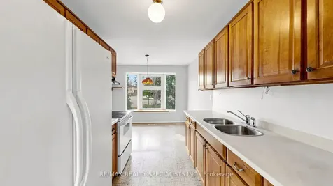2538 Barcella Crescent Mississauga ON L5K 1E2