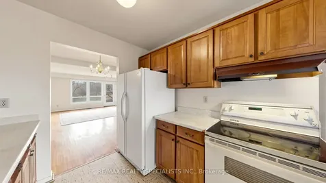2538 Barcella Crescent Mississauga ON L5K 1E2