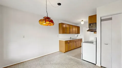 2538 Barcella Crescent Mississauga ON L5K 1E2