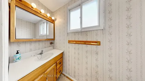 2538 Barcella Crescent Mississauga ON L5K 1E2