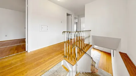 2538 Barcella Crescent Mississauga ON L5K 1E2