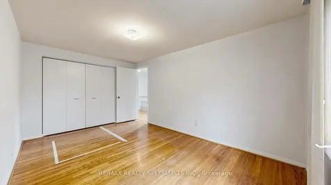 2538 Barcella Crescent Mississauga ON L5K 1E2