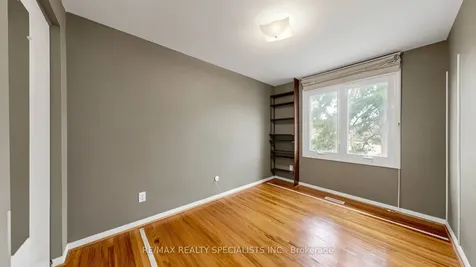 2538 Barcella Crescent Mississauga ON L5K 1E2