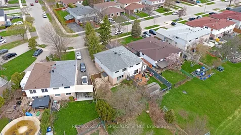 2538 Barcella Crescent Mississauga ON L5K 1E2