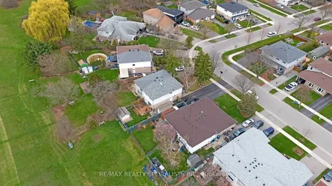 2538 Barcella Crescent Mississauga ON L5K 1E2