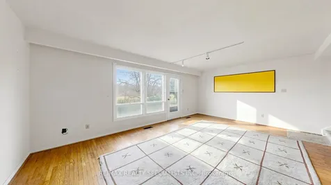 2538 Barcella Crescent Mississauga ON L5K 1E2