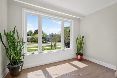 2663 Widemarr Road Mississauga ON L5J 1M5