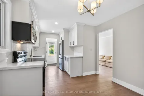 2663 Widemarr Road Mississauga ON L5J 1M5