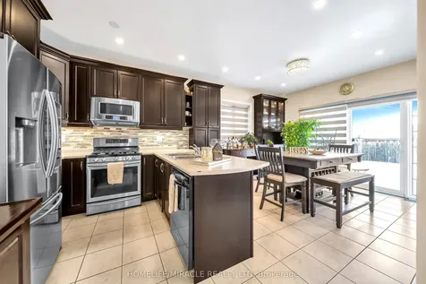 4 Templeton Court Brampton ON L6P 3B2
