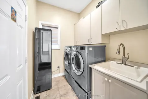 4 Templeton Court Brampton ON L6P 3B2