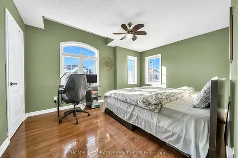 4 Templeton Court Brampton ON L6P 3B2