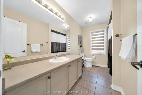 4 Templeton Court Brampton ON L6P 3B2