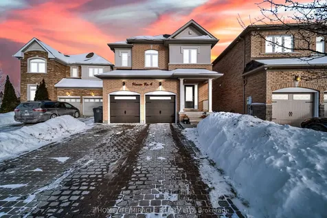 4 Templeton Court Brampton ON L6P 3B2