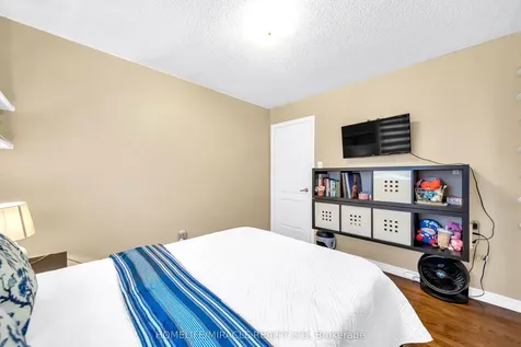 4 Templeton Court Brampton ON L6P 3B2