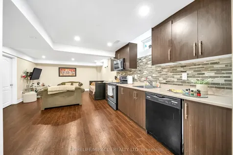 4 Templeton Court Brampton ON L6P 3B2