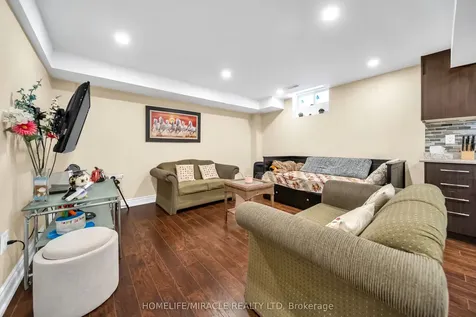 4 Templeton Court Brampton ON L6P 3B2